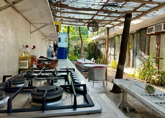 Awa Eco Retreat Hotel *