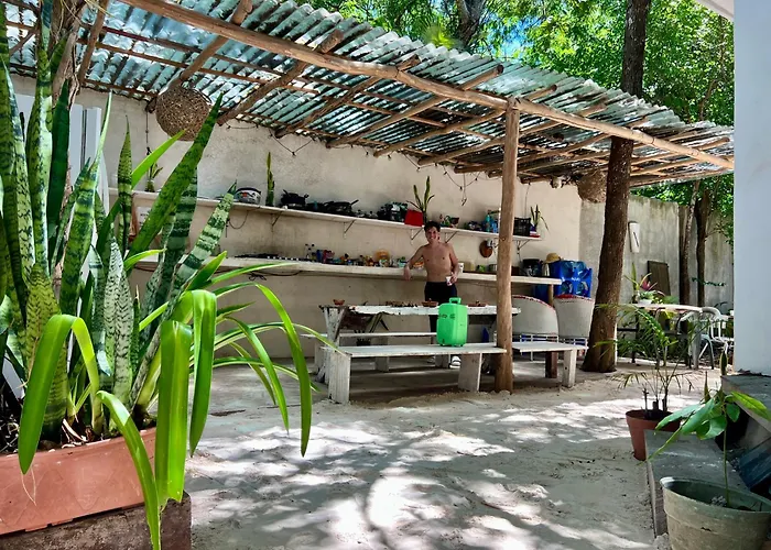 Awa Eco Retreat Hotel *